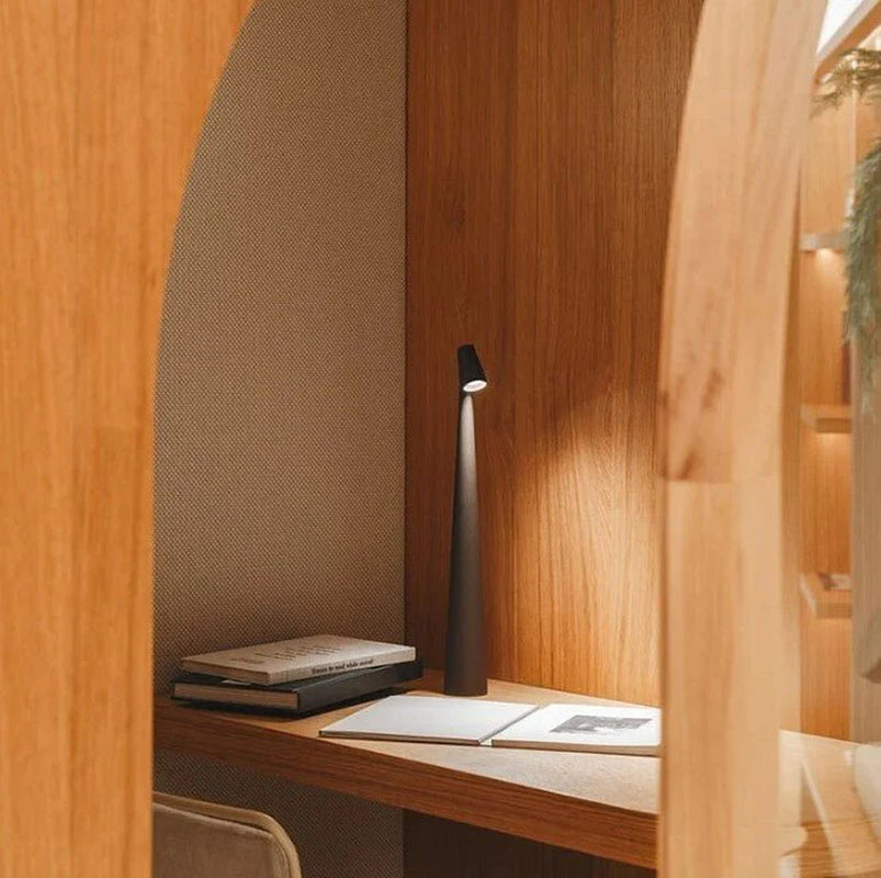Luminavista™ I Portable Table Lamp
